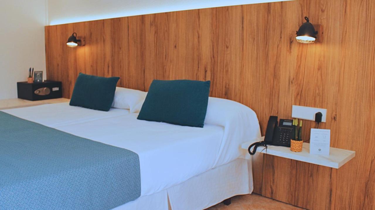 Alfons Hotel Ситадела Екстериор снимка
