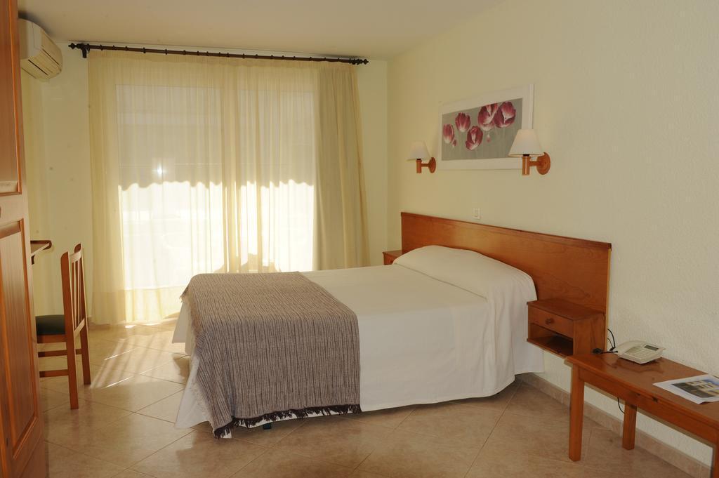 Alfons Hotel Ситадела Екстериор снимка